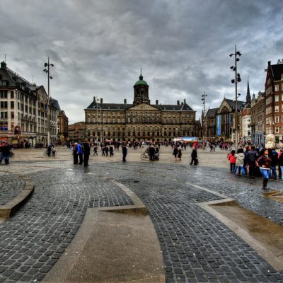 Площадь Дам